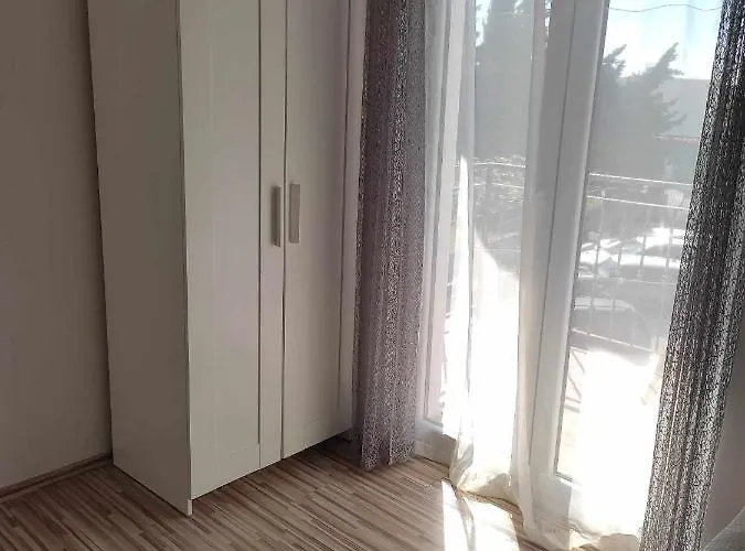 Appartement Three Lions Number 2 *