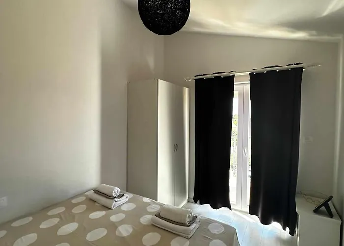 Appartement Three Lions Number 2 *
