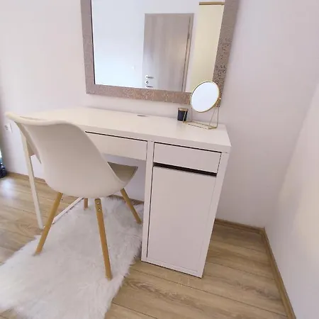 Three Lions Number 2 Apartment Pula