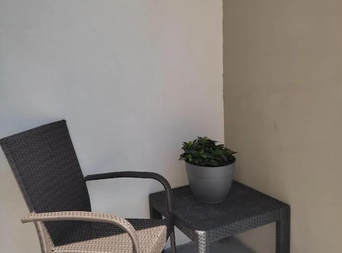 Three Lions Number 2 아파트