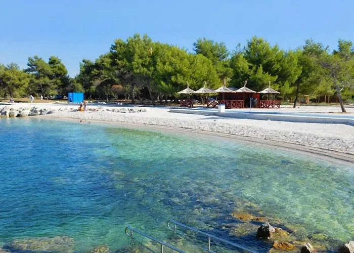 Three Lions Number 2 아파트 풀라