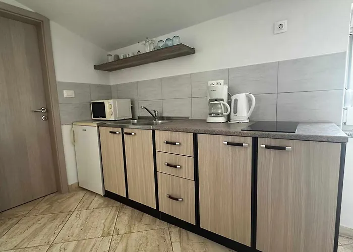 Three Lions Number 2 아파트