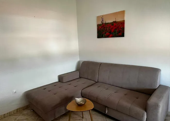 Three Lions Number 2 아파트 풀라