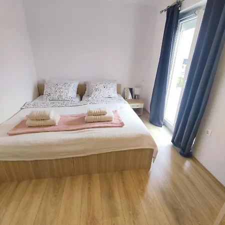 Three Lions Number 2 * Póla