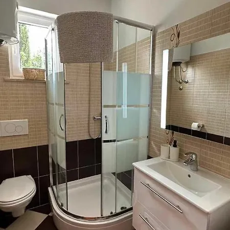 Three Lions Number 2 * Póla