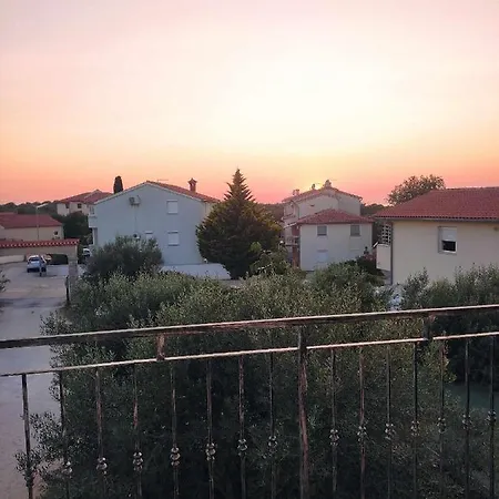 Three Lions Number 2 Póla