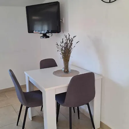 Three Lions Number 2 *